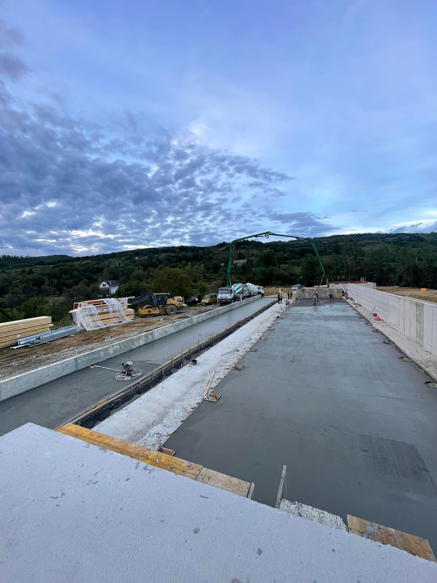 Pompare beton și turnare placă